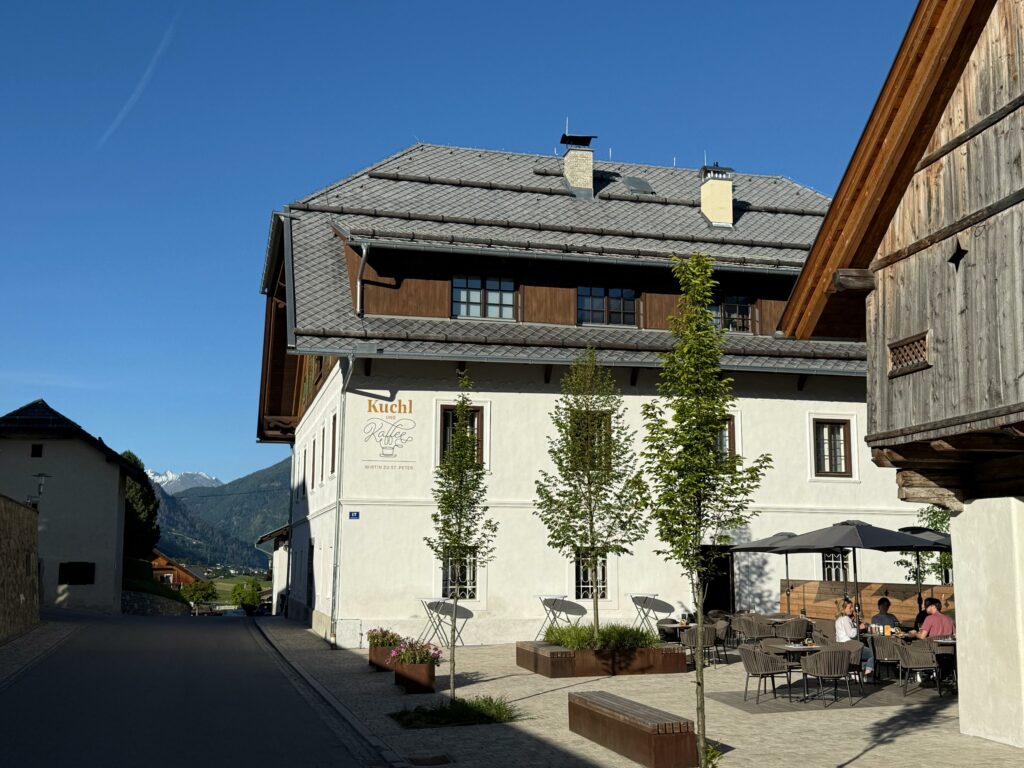 WhatsApp Image 2025-10-11 at 15.09.08_3